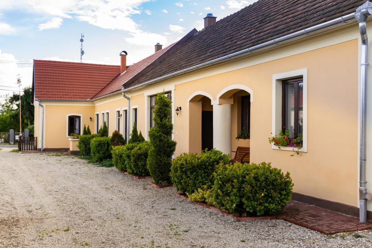 Kapolna Vendeghaz Kerkaskapolna